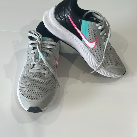 Nike Gray Sneakers with Pink and Teal Accents size 4 - Picture 3 of 6
